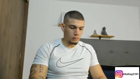 Snapshot of axel_taylor21 chatting on April 23, 2:13 am INDEPENDENT MODEL online show from April 23, 2:13 am