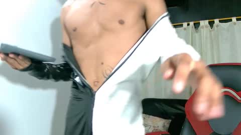 axel_thin online show from April 14, 2:06 am