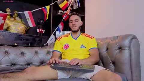 Axel  online show from June 23, 11:25 pm