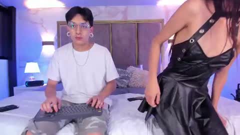 Snapshot of axelandrenata chatting on June 18, 9:14 am Axel and Renata online show from June 18, 9:14 am