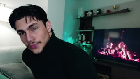 Snapshot of axelblack7 chatting on April 8, 7:08 am axelblack7 online show from April 8, 7:08 am