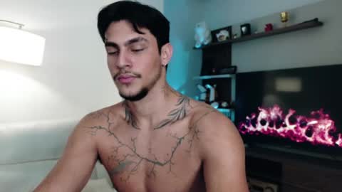 Snapshot of axelblack7 chatting on April 12, 11:37 am axelblack7 online show from April 12, 11:37 am