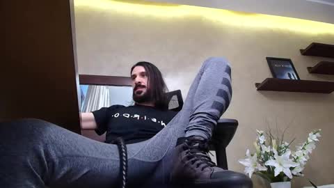AxelColton online show from December 17, 9:39 am