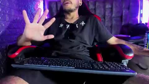 Snapshot of axell_cross2 chatting on June 11, 2:53 am Axell Cross2 online show from June 11, 2:53 am