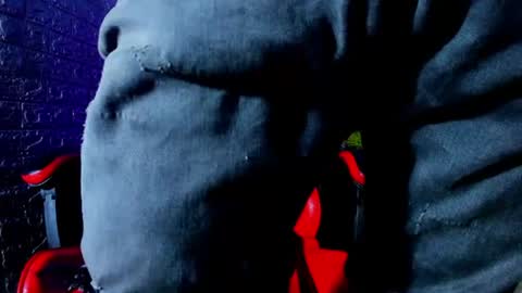 Snapshot of axell_cross2 chatting on July 1, 9:47 pm Axell Cross2 online show from July 1, 9:47 pm