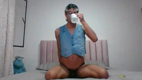 Snapshot of axellatino_ chatting on December 13, 1:48 am Axel online show from December 13, 1:48 am