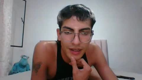 Snapshot of axellatino_ chatting on December 24, 3:16 am Axel online show from December 24, 3:16 am