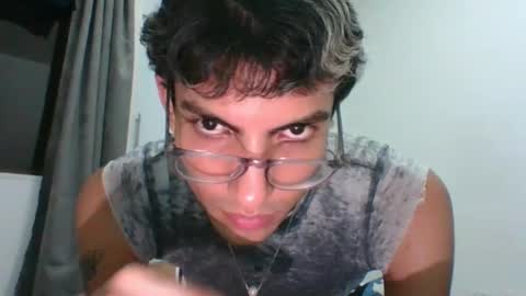 Snapshot of axellatino_ chatting on February 14, 2:07 am Axel online show from February 14, 2:07 am