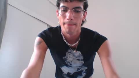 Snapshot of axellatino_ chatting on February 15, 8:33 pm Axel online show from February 15, 8:33 pm