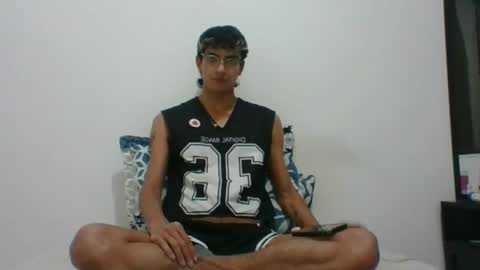 Snapshot of axellatino_ chatting on March 11, 2:43 am Axel online show from March 11, 2:43 am