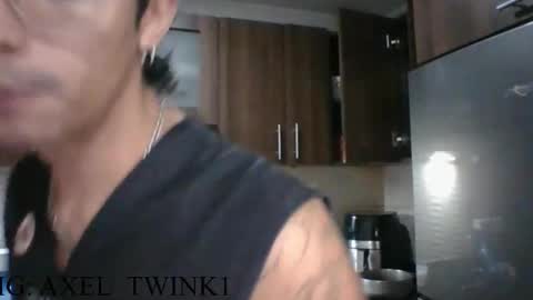 Snapshot of axellatino_ chatting on October 7, 12:08 am Axel online show from October 7, 12:08 am