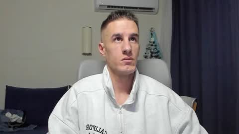 Axl online show from January 9, 2:36 am