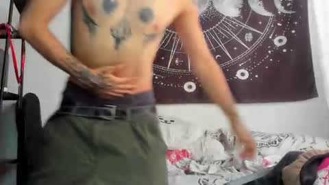 Snapshot of axl_kush_ chatting on June 22, 3:31 pm Axel Kush online show from June 22, 3:31 pm