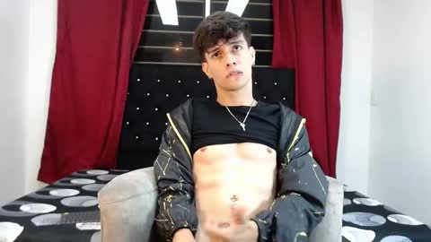 Snapshot of axxxel_twink chatting on February 3, 6:22 am Axxxel online show from February 3, 6:22 am
