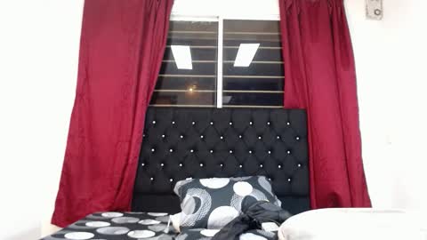 Snapshot of axxxel_twink chatting on February 3, 6:40 am Axxxel online show from February 3, 6:40 am