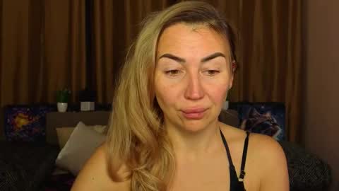 Jully online show from January 18, 6:23 pm