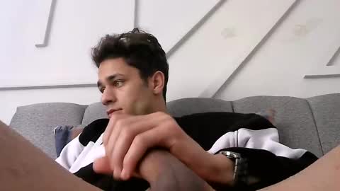 Snapshot of ayazdemir chatting on December 18, 9:25 am Ayaz online show from December 18, 9:25 am