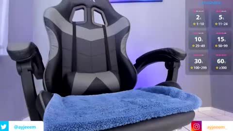 Andr  online show from November 11, 1:44 pm