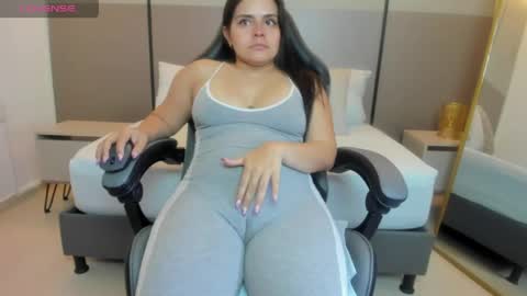 Snapshot of ayla13_ chatting on April 27, 4:16 pm Alyda Jaramillo online show from April 27, 4:16 pm