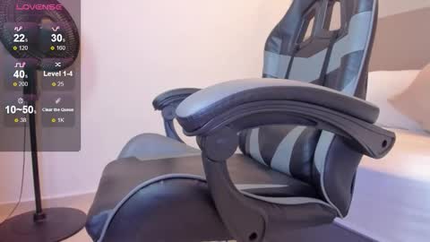 Snapshot of ayla13_ chatting on April 30, 9:08 pm Alyda Jaramillo online show from April 30, 9:08 pm