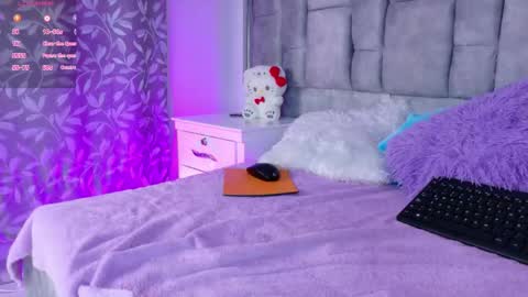 Snapshot of ayla_han chatting on May 12, 3:58 am ayla_han online show from May 12, 3:58 am