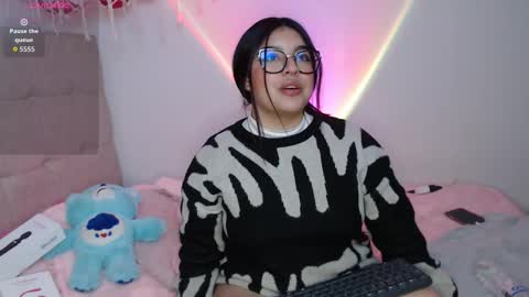 Ayleen online show from October 25, 5:04 am