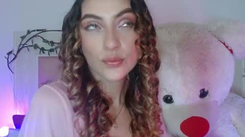 Snapshot of ayleen_m chatting on May 26, 1:45 am AYLEEN online show from May 26, 1:45 am