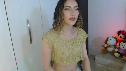 Snapshot of ayleen_m chatting on June 4, 9:43 pm AYLEEN online show from June 4, 9:43 pm