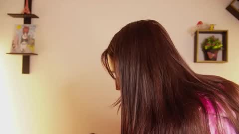 Snapshot of ayleenevans chatting on December 19, 1:34 am SOPHY ROGERS online show from December 19, 1:34 am