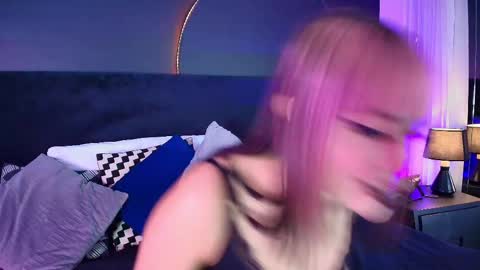Snapshot of aylen_darkmoor chatting on May 2, 7:52 pm Aylen online show from May 2, 7:52 pm