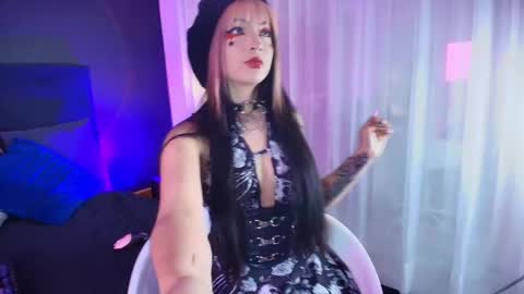 Snapshot of aylen_darkmoor chatting on May 12, 7:55 pm Aylen online show from May 12, 7:55 pm
