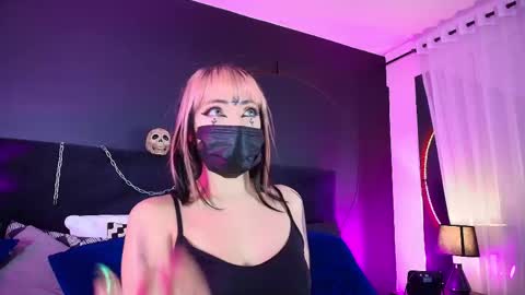 Snapshot of aylen_darkmoor chatting on May 20, 7:42 pm Aylen online show from May 20, 7:42 pm