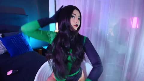 Snapshot of aylen_darkmoor chatting on May 25, 7:53 pm Aylen online show from May 25, 7:53 pm
