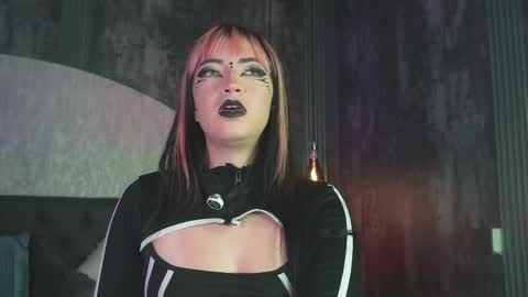 Snapshot of aylen_darkmoor chatting on June 2, 8:00 pm Aylen online show from June 2, 8:00 pm