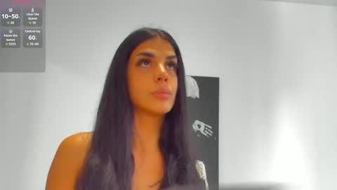 Snapshot of aylinhazell chatting on October 4, 9:29 am Aylinhazel online show from October 4, 9:29 am