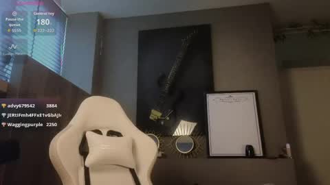 Ayreen Moore online show from March 24, 2:00 pm