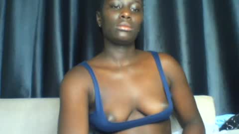 Snapshot of azaelia_iris chatting on June 5, 10:10 am azaelia_iris online show from June 5, 10:10 am