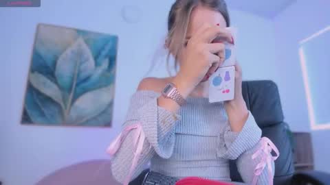 Snapshot of azahaara__ chatting on February 22, 6:17 pm azahaara__ online show from February 22, 6:17 pm