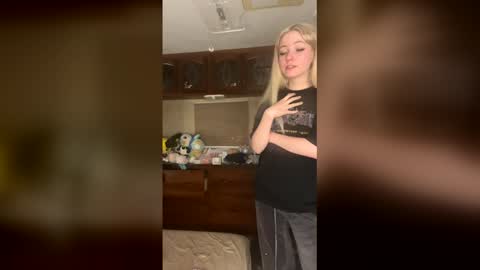 aza online show from April 25, 6:16 am