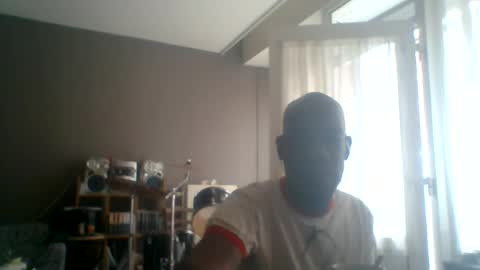 Snapshot of azerty474 chatting on July 18, 6:50 am azerty474 online show from July 18, 6:50 am