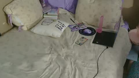 Snapshot of aznp1ea5er chatting on August 6, 2:24 am aznp1ea5er online show from August 6, 2:24 am