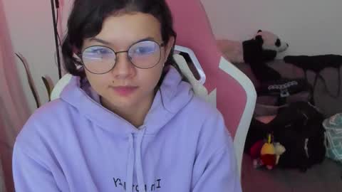 Azu  online show from March 19, 12:58 am