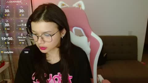 Snapshot of azu_chan chatting on May 13, 12:19 am Azu online show from May 13, 12:19 am