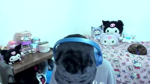 Snapshot of azu_moure chatting on September 15, 6:57 am Azu Moure online show from September 15, 6:57 am