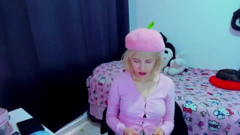 Azu Moure online show from February 28, 5:25 pm