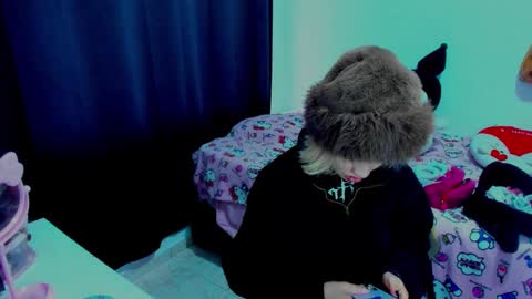 Azu Moure online show from March 5, 8:16 pm