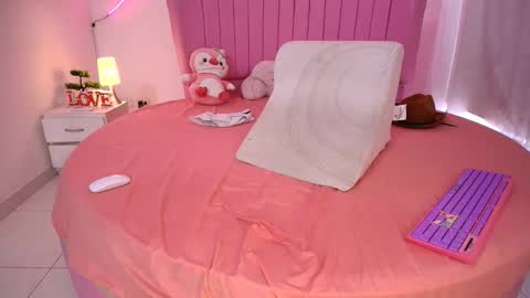 PRINCESS AZUL. online show from April 8, 8:53 pm