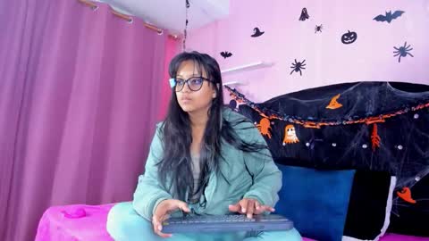 Snapshot of azul_moon chatting on November 3, 3:41 am azul_moon online show from November 3, 3:41 am