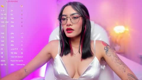 Azura online show from March 24, 7:08 pm