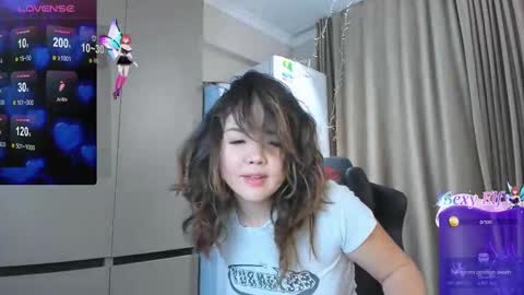 Snapshot of azure_moon chatting on February 27, 10:09 pm azure_moon online show from February 27, 10:09 pm